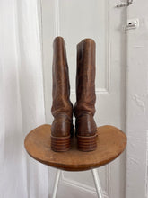 Load image into Gallery viewer, DISTRESSED FRYE CAMPUS (7.5)