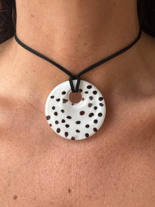 GLASS DOT NECKLACE