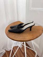 Load image into Gallery viewer, PERFECT POINTED KITTEN HEEL (7)