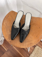 Load image into Gallery viewer, PERFECT POINTED KITTEN HEEL (7)