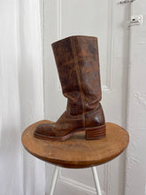 Load image into Gallery viewer, DISTRESSED FRYE CAMPUS (7.5)