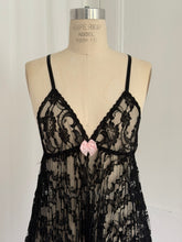 Load image into Gallery viewer, 90S FREDRICKS PLEATED NIGHTIE (M)