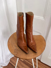 Load image into Gallery viewer, TOBACCO BROWN BOOT (7.5)