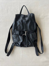 Load image into Gallery viewer, ESSENTIAL BLACK BACKPACK