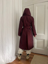 Load image into Gallery viewer, DEEP RED GLIMMER COAT (14P)