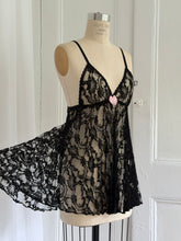 Load image into Gallery viewer, 90S FREDRICKS PLEATED NIGHTIE (M)