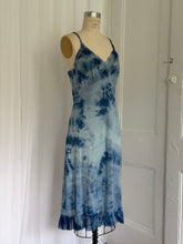 Load image into Gallery viewer, TIE DYE SLIP (M)