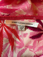 Load image into Gallery viewer, DIANE VON FURSTENBURG WEED SILK SKIRT (M)